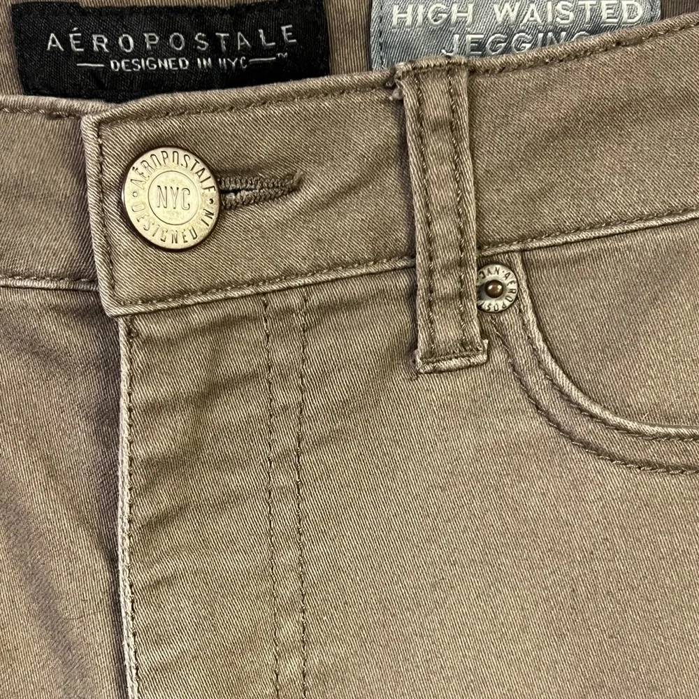 Aeropostale Brown‎ Khaki High Waisted Jegging Uniform Chino Stretch 4 Regular